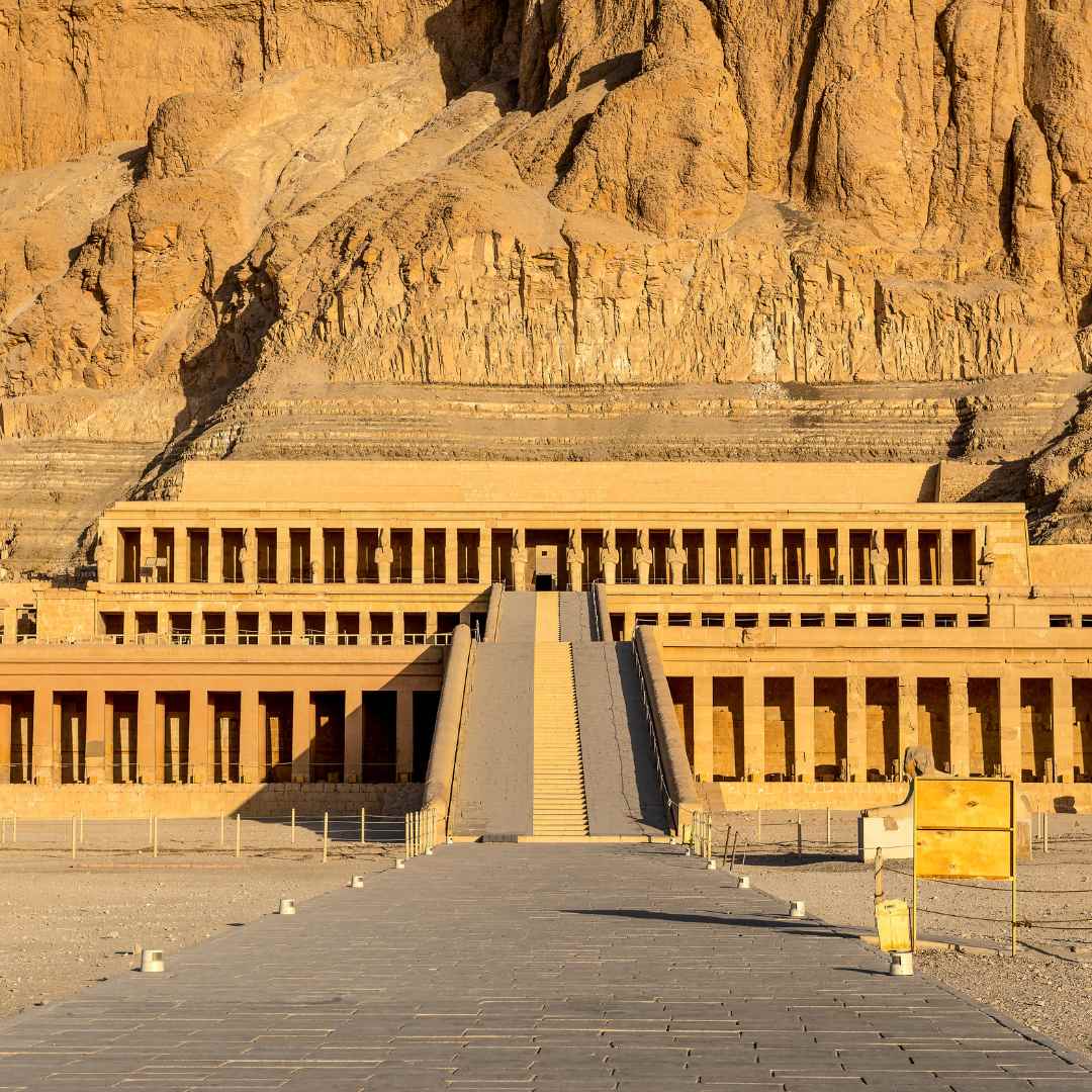 Luxor day tour, Valley of the Kings day tour, Hatshepsut temple day tour, Karnak temple day tour, Luxor private day tour.