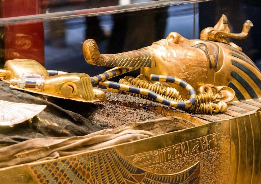 King Tutankhamun Tomb x