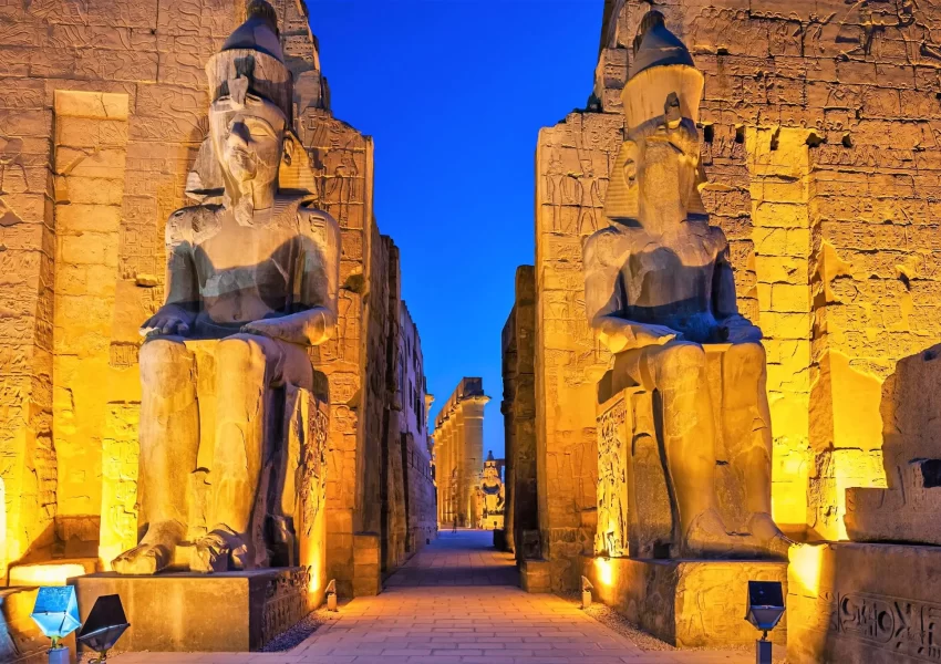 Luxor temple x