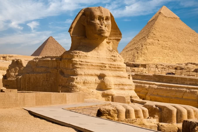 Great Sphinx in Giza x