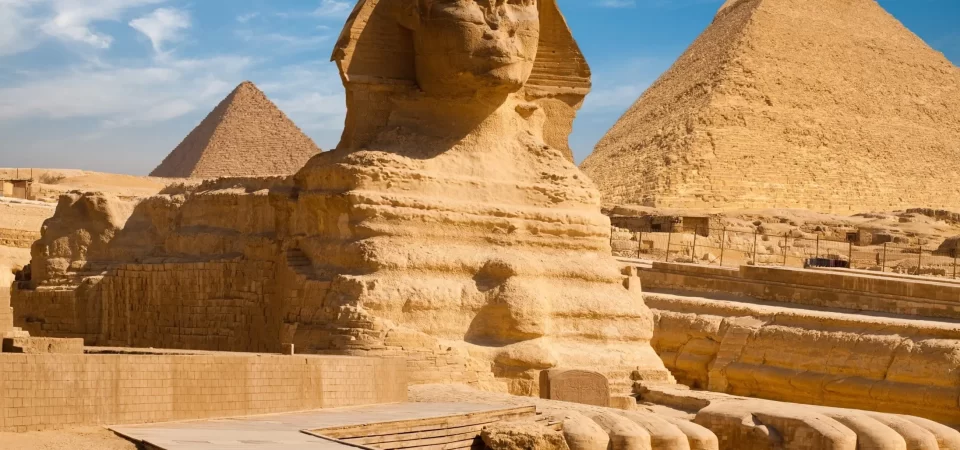 Great Sphinx in Giza x