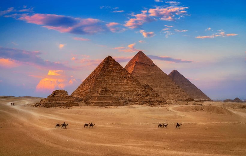 Excursión privada a las Pirámides, el Museo Egipcio y Khan Khalili - CDT007